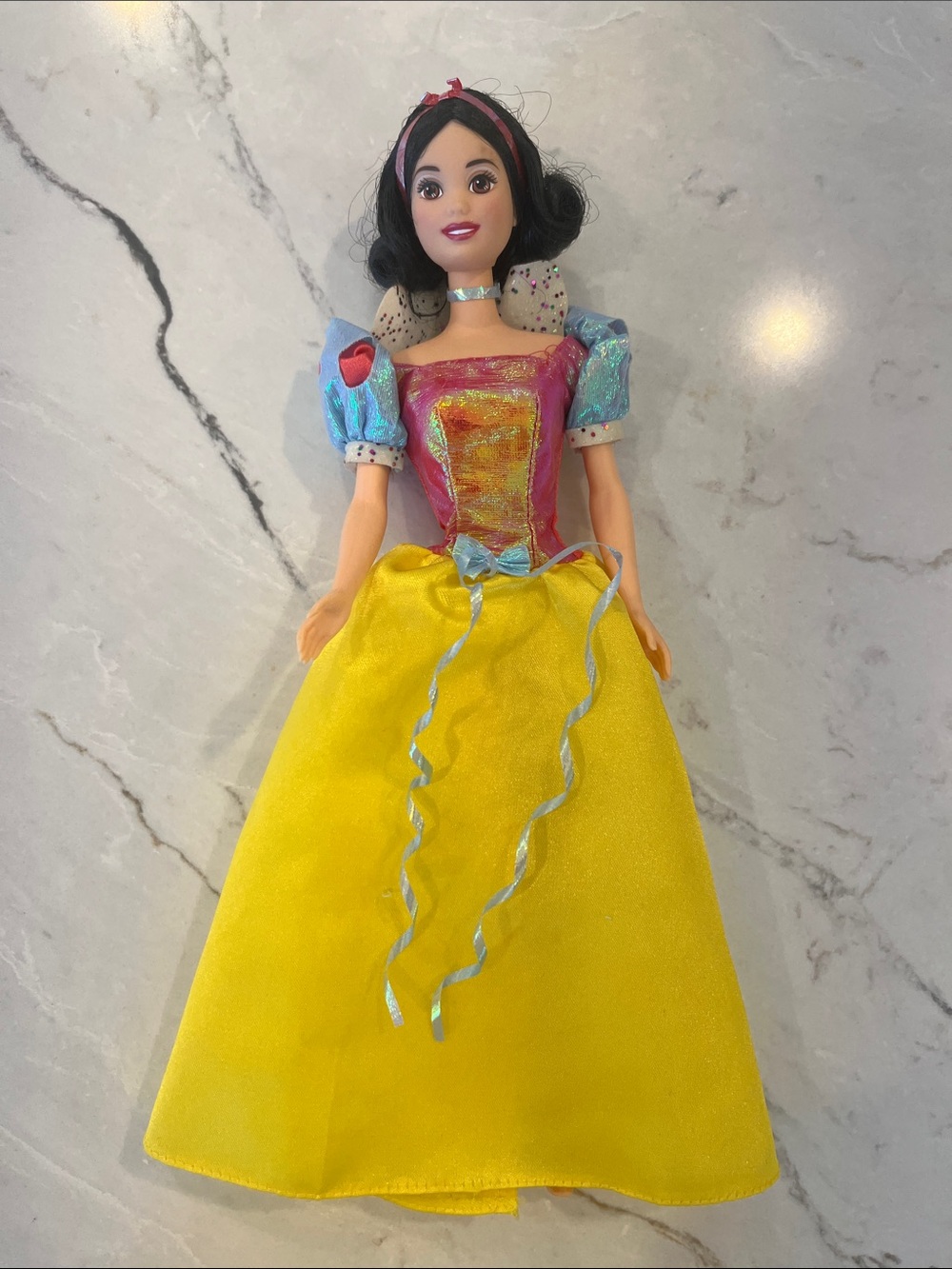 2002 Snow White Princess Fashion Doll in Yellow, Pink and Blue